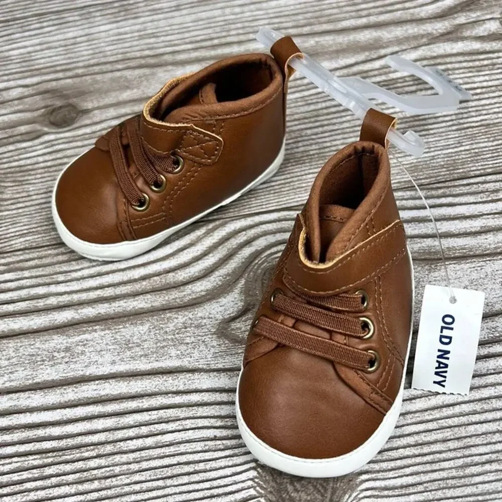 Old Navy  Boys Cognac Brown Crib Style Boots Sz 0-3M